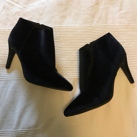 Nwot Old Navy Faux Black Velvet Booties 